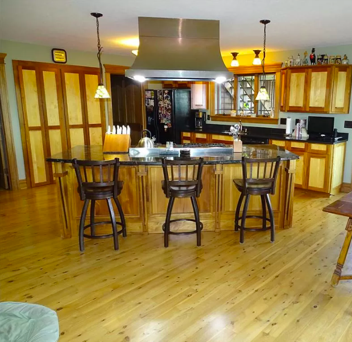 Pepin, Wis. 5,100 square feet cabin 3